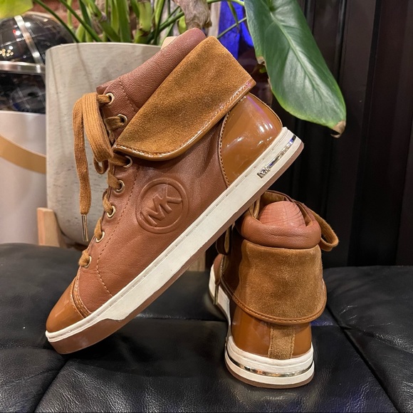 Michael Kors Tan High Top Sneakers Women’s Size 7.5 - Picture 1 of 11